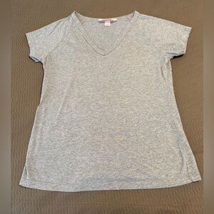 Victoria’s Secret soft grey v-neck lounge sleep pajama tee shirt EUC VTG